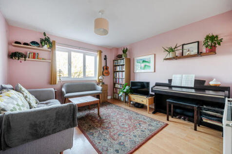 1395153-11-695bea...