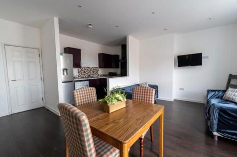 4 Bedroom Flat in L15 3JR