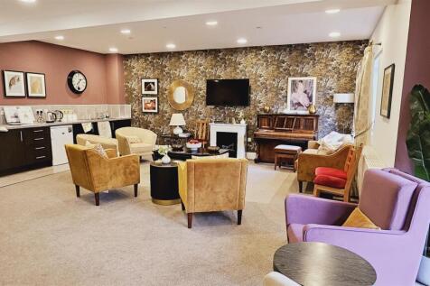 Communal Llounge.jpg