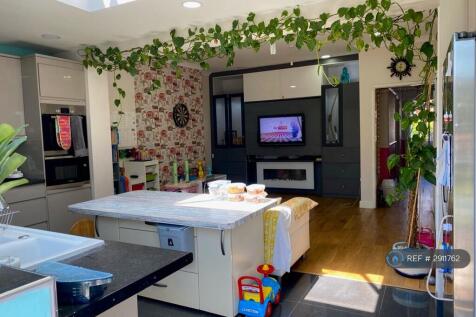 Kitchen / Living Room From Garden 