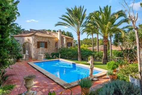 Exterior and Pool