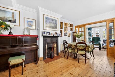 Reception 2  For Sale 4 Bedroom Semi Detached Bungalow Garden Crystal Palace SE19 Nested Estate Agents photography by www.steele.london