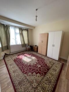 1 bedroom Ground floor flat to rent