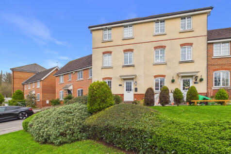 3 Bedroom Town House for Sale