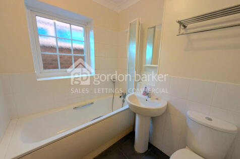 Alder Crescent, Poole, Dorset, BH12 photo 5