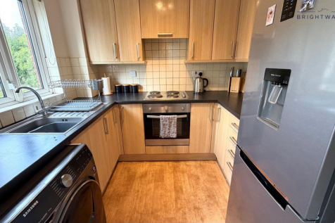 Charing Close, Ringwood, BH24 photo 3