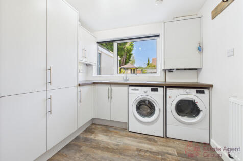 Utility &amp; Cloakroom