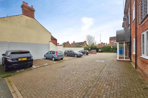 Two-Bedroom-Apartment-Kettering-Eskdaill-Best-Esta