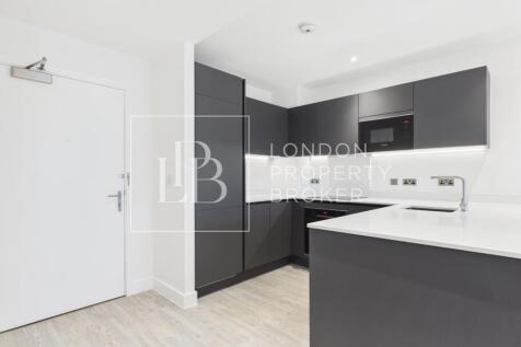 Alba Heights, Dagenham Green, RM9 photo 3