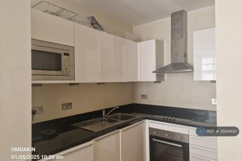 Courtlands, Sully, Penarth, CF64 photo 5