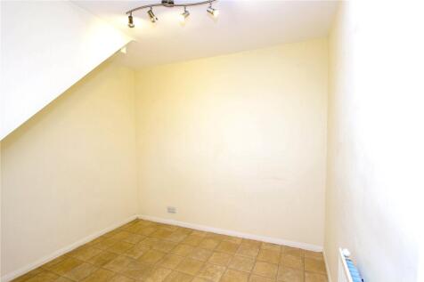 Woodcote Way, Benfleet, Essex, SS7 photo 4