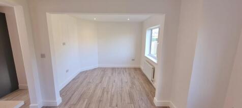 Priory Avenue, Hungerford, West Berkshire, RG17 0BE photo 4