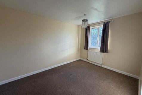 Blackthorn Gardens, Worle, Weston-super-Mare photo 5