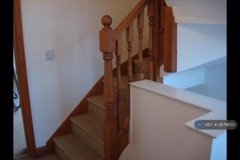  First Floor Stair Way Leading To Flat 3