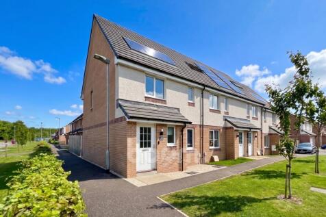 Crompton Way, North Newmoor, Irvine three bedroom 
