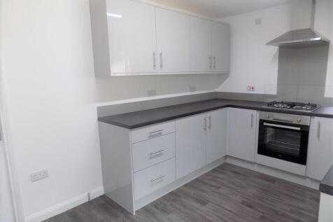 Turnberry Grove,  Leeds, LS17 photo 4