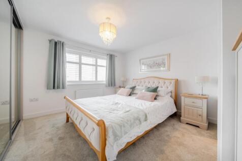 2nd view MASTER BEDROOM.jpg