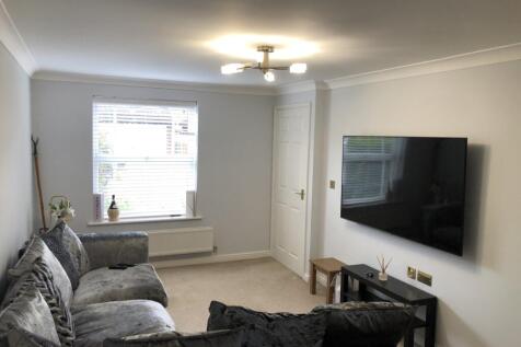 Wollaton Road, Ferndown, Dorset, BH22 photo 3