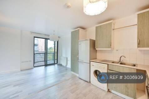 Kitchen &amp; Living Space