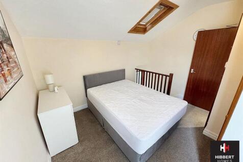 Highfield Avenue, Sale, M33 photo 5
