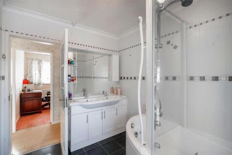 156 Station Road-26.jpg