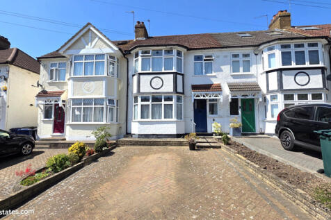 4 bed terraced house for sale Daneland, East Barn