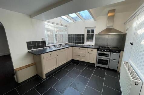 Silver Street, Kington Langley photo 5
