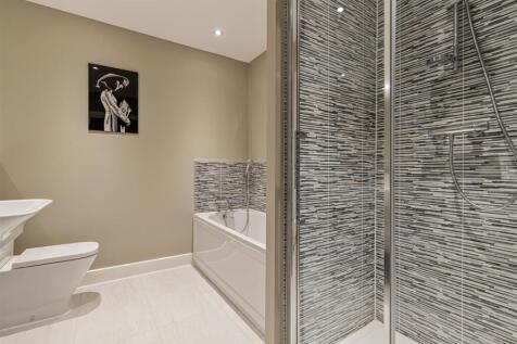 A20 - 18 Baltic Way Totnes - 250926.jpg