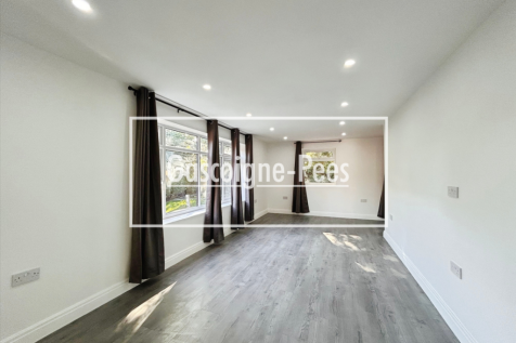 Tuns Lane, Slough, SL1 photo 3
