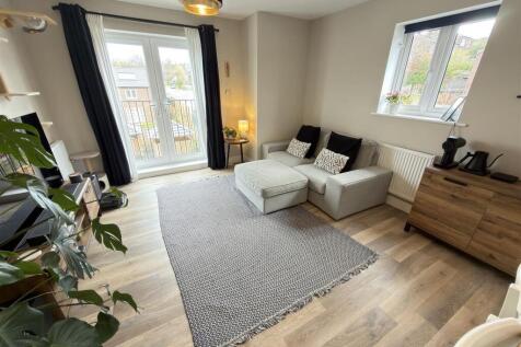 Open Plan Kitchen &amp; Living Area