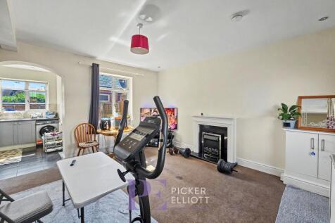 Queens Road, Hinckley, LE10 photo 3