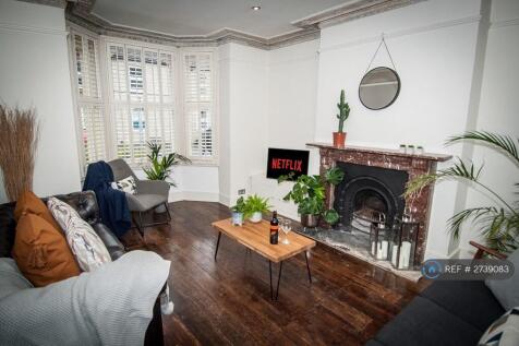 Shared Lounge 