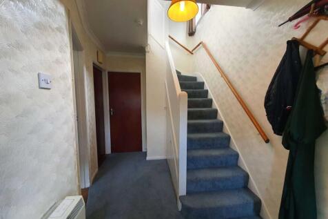Oldfield Close, Earley near Thames Valley Park photo 4