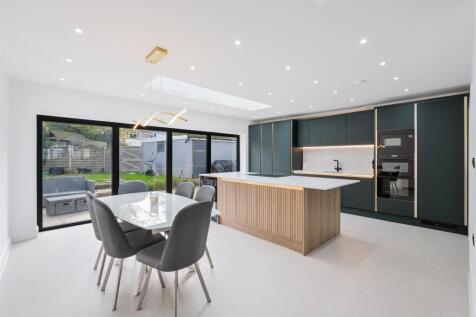 FERNDALE ROAD, 54  (6).jpg