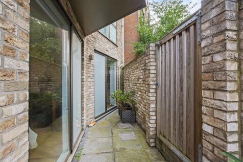 08-dfe5GCHMF - Flat 1 103 Copenhagen St - Patio 2 