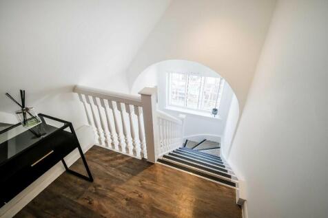 London, E18 - property photo