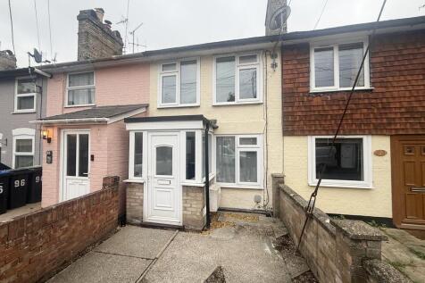 2-bed terraced on Regent Street, Stowmarket, Suffolk, IP14, £950/mo
