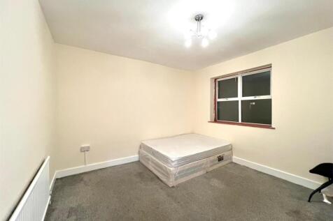 WhatsApp Image 2025-12-18 at 09.59.26 (1).jpeg