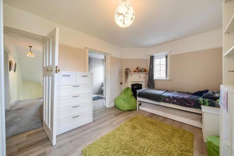 1368901-12-68f75f...