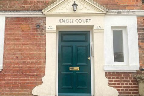 16 Knole Ct - Main Door.jpg