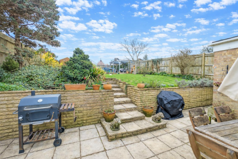 24 Rocks Park Road - Garden 3.png