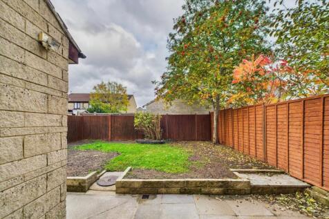 CAM02023G0-PR0184-STILL013