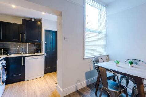 55DS - Living Area / Kitchen