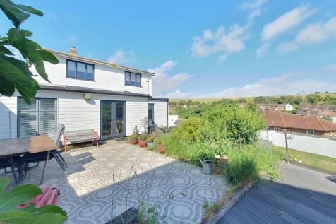 Back of house &amp; patio.jpeg