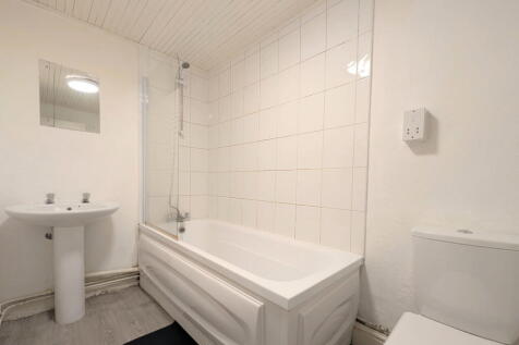 To Let - Park Plaza, Park Crescent, Southport, PR9 - Two Bed Ground Floor Apt photo 3