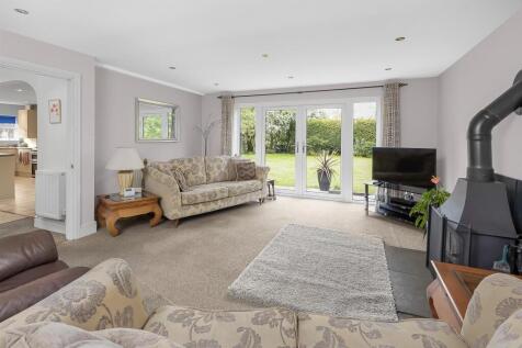 The Cherry Orchard, Kites Hardwick
