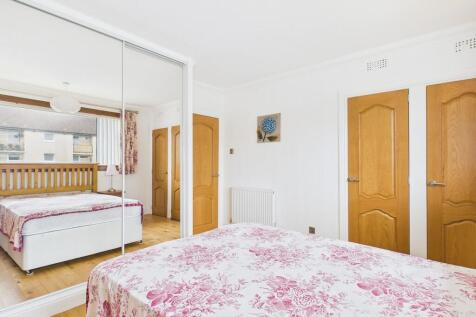 CAM05526G0-PR0042...