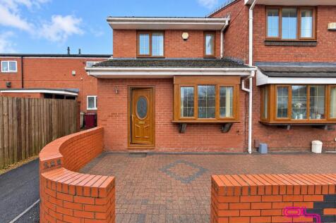 2 Bedroom Terraced in BL4 7TJ