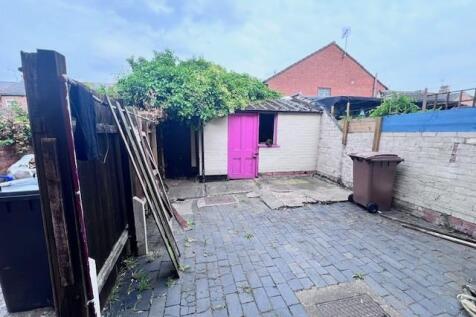 48 Wellington Street garden.jpg