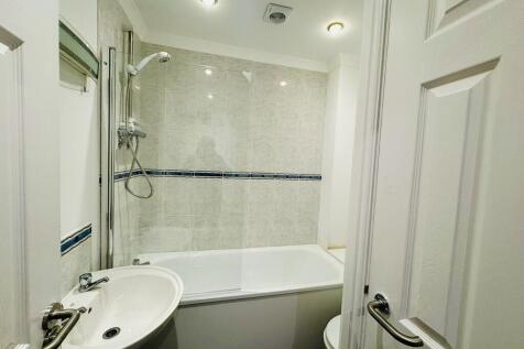 A60230E5-C261-428...